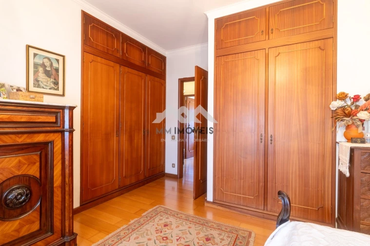 Moradia T5 para Venda em Santa Marinha e São Pedro da Afurada Foto 40