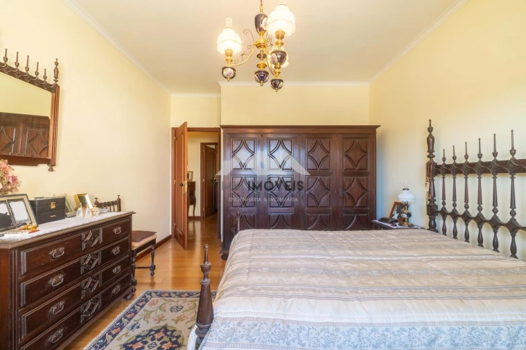 Moradia T5 para Venda em Santa Marinha e São Pedro da Afurada Foto 25