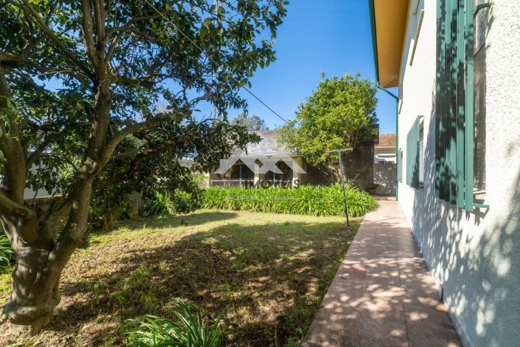 Moradia T5 para Venda em Santa Marinha e São Pedro da Afurada Foto 11