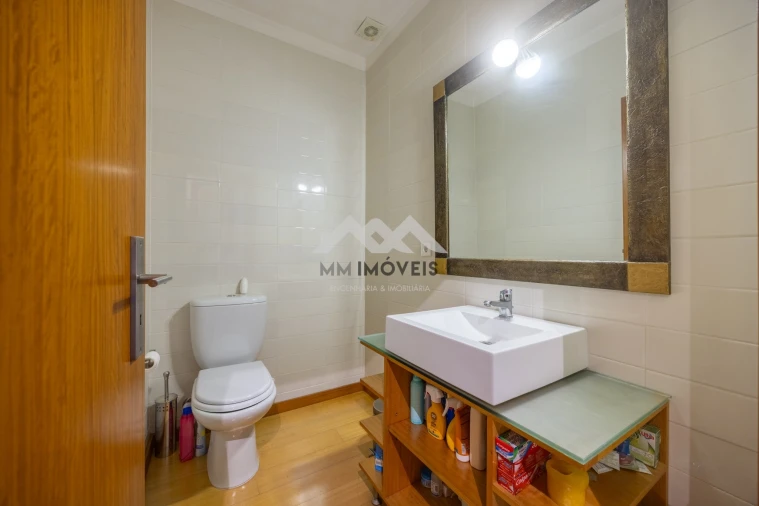 Moradia T3 para Venda em Castêlo da Maia Foto 24