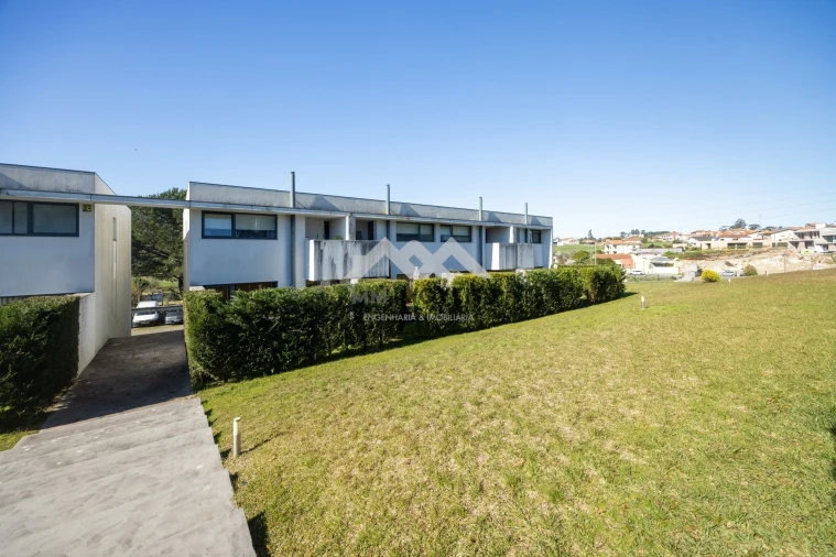 Moradia T3 para Venda em Castêlo da Maia Foto 28