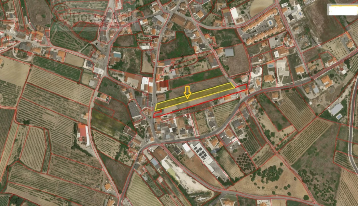 Terreno para Venda em Usseira Foto 1