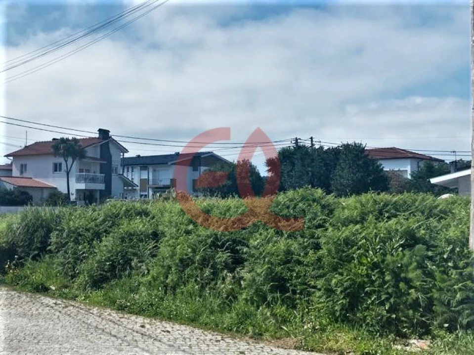 Terreno para Venda em Carreço Foto 3