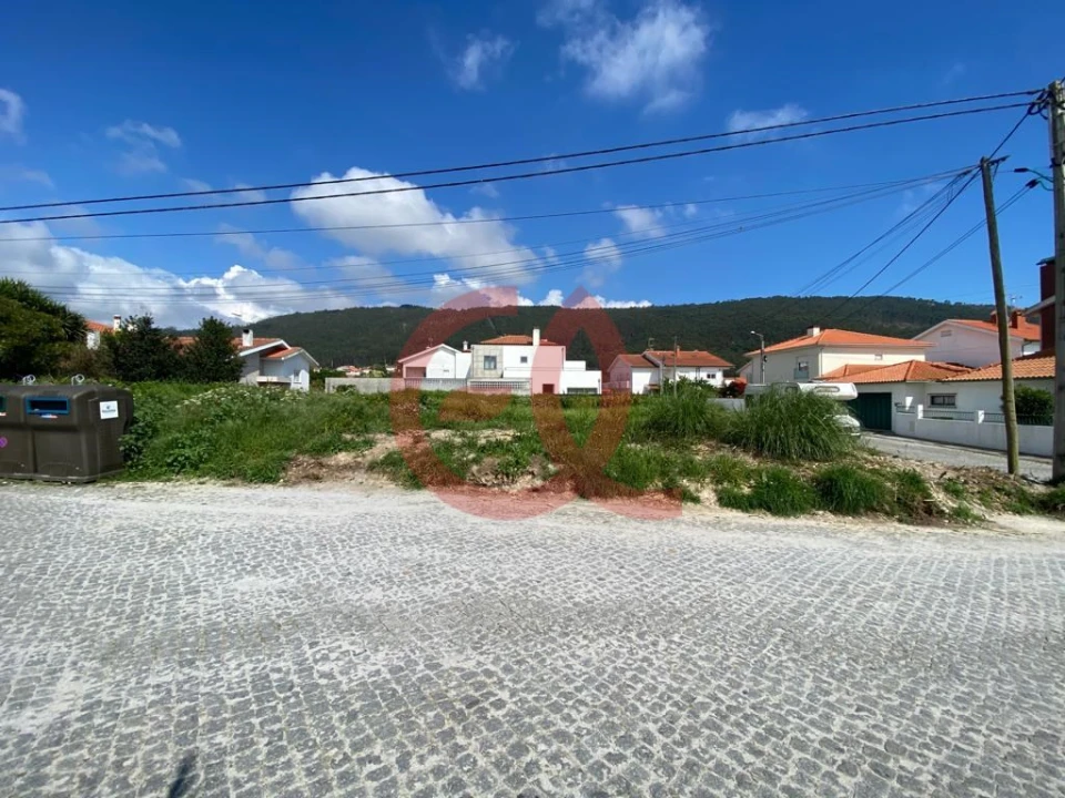 Terreno para Venda em Carreço Foto 2