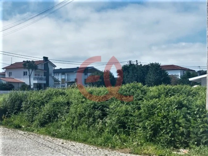 Terreno para Venda em Carreço Foto 3