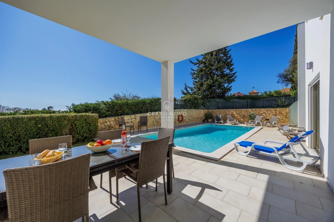 Moradia T4 para Venda em Albufeira e Olhos de Água Foto 3