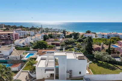 Moradia T4 para Venda em Albufeira e Olhos de Água