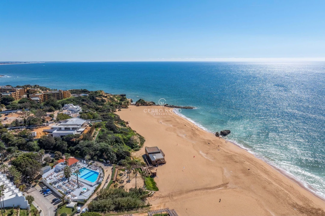 Moradia T4 para Venda em Albufeira e Olhos de Água Foto 6