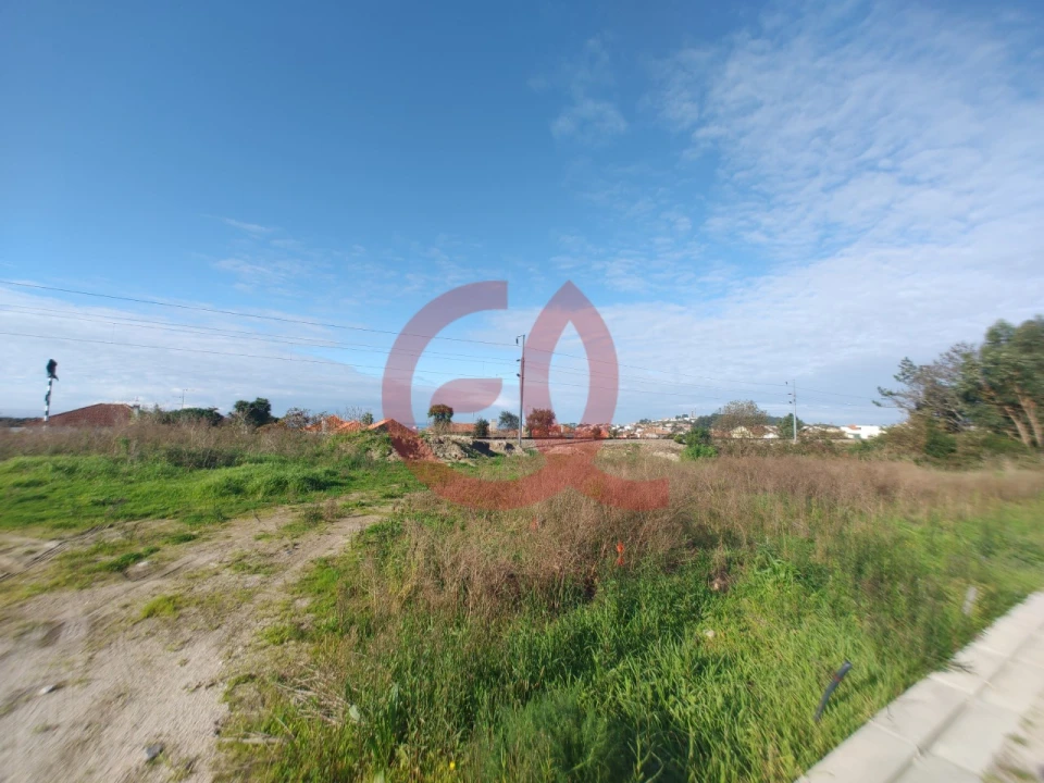 Terreno para Venda em Carreço Foto 1
