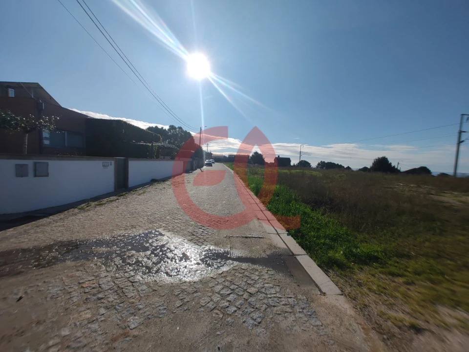 Terreno para Venda em Carreço Foto 10