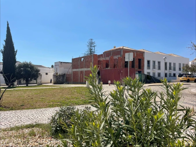 Moradia T4 para Venda em Olhão Foto 1