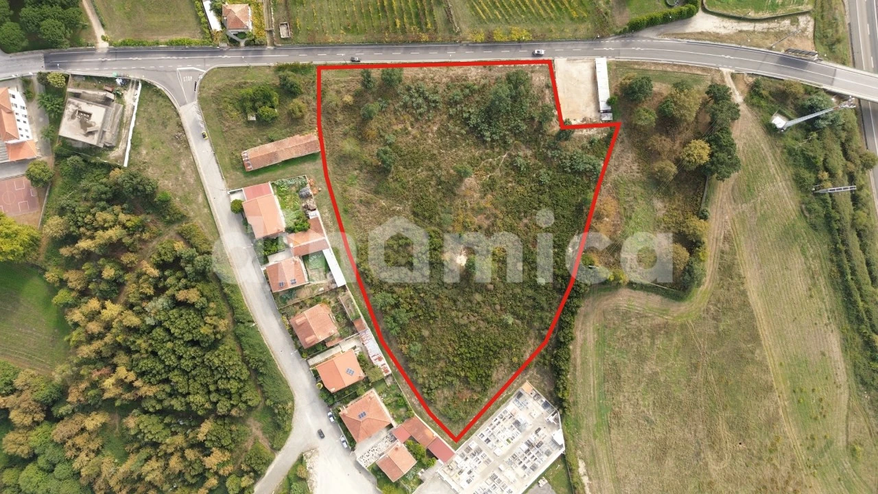 Terreno para Venda em Areias, Sequeirô, Lama e Palmeira Foto 1