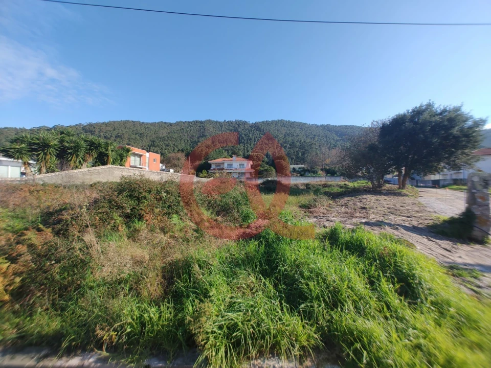 Terreno para Venda em Carreço Foto 2