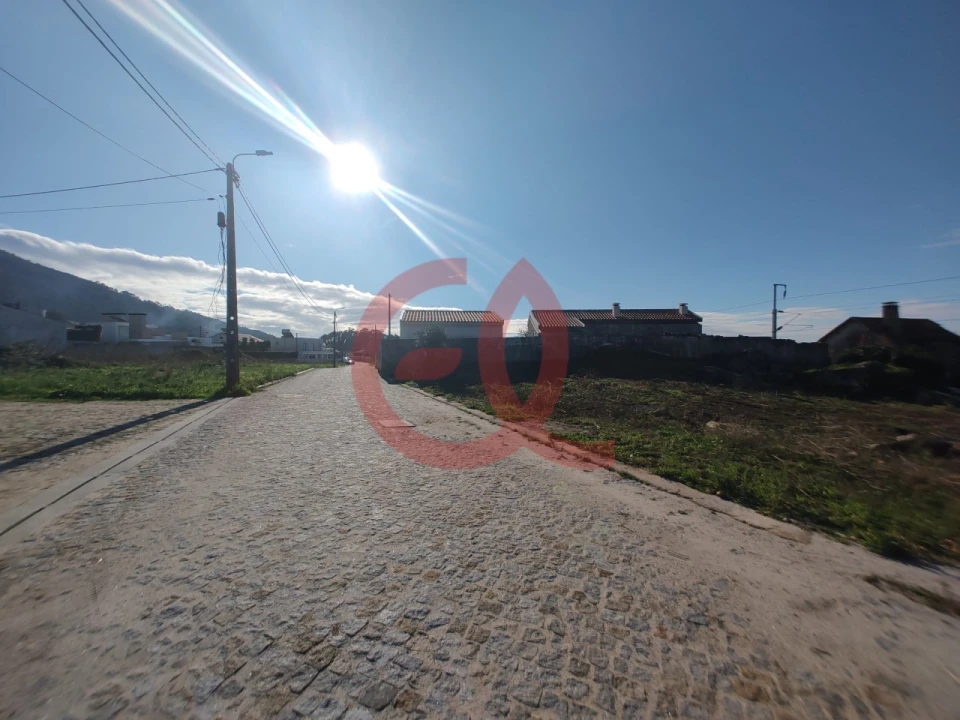 Terreno para Venda em Carreço Foto 7