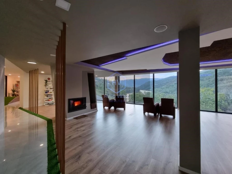 Prédio para Venda em Santa Clara de Louredo Foto 3