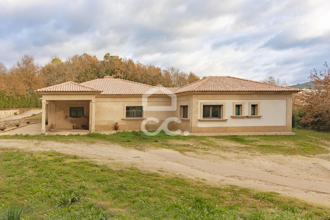 Moradia T3 para Venda em Basto Foto 6