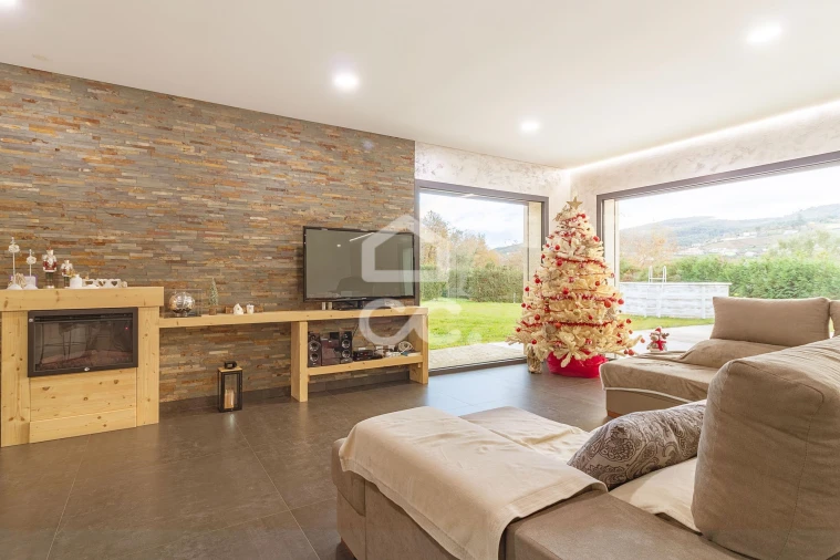 Moradia T3 para Venda em Basto Foto 40