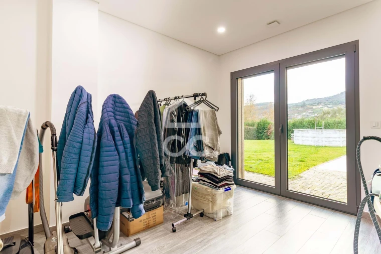 Moradia T3 para Venda em Basto Foto 42