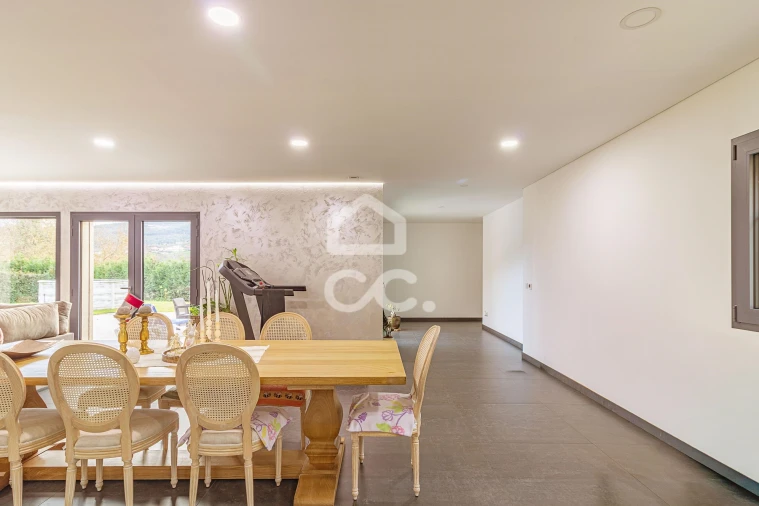 Moradia T3 para Venda em Basto Foto 24