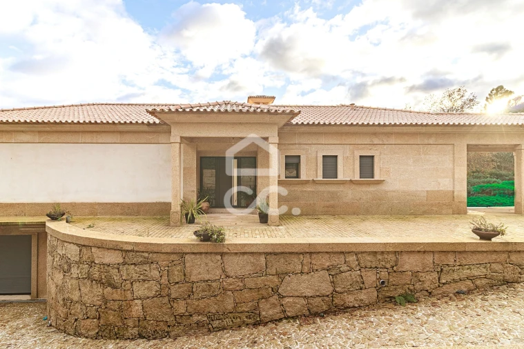 Moradia T3 para Venda em Basto Foto 14