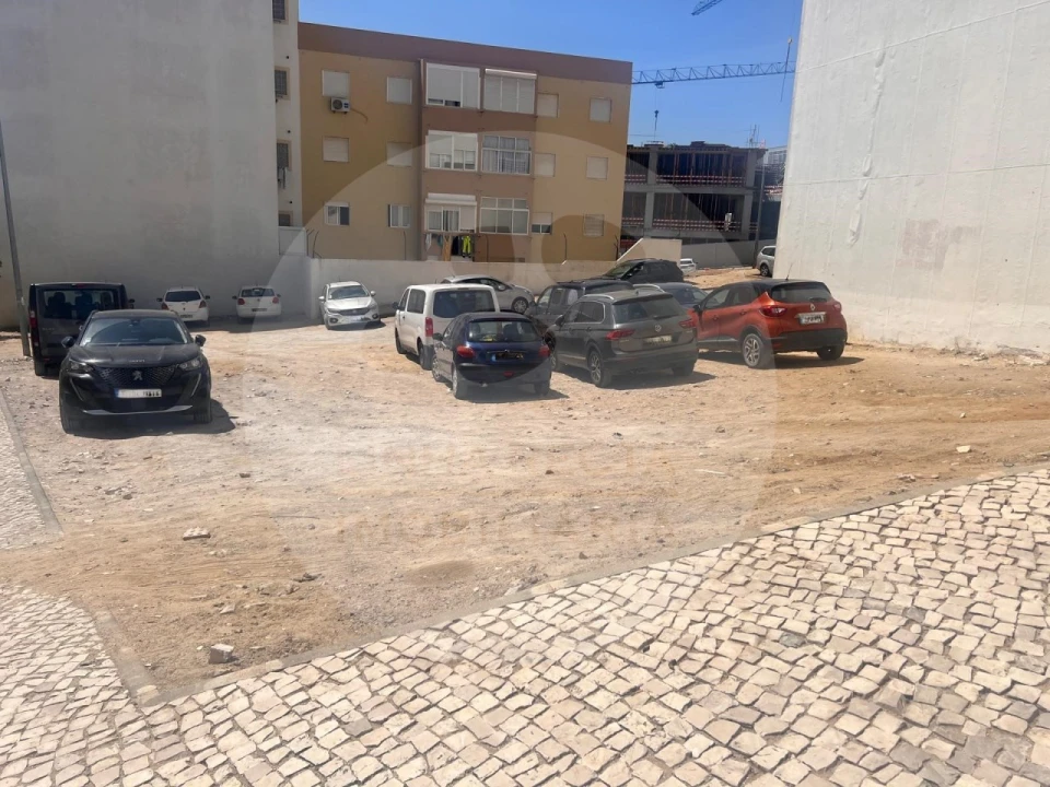 Terreno para Venda em Setubal (São Sebastião) Foto 3