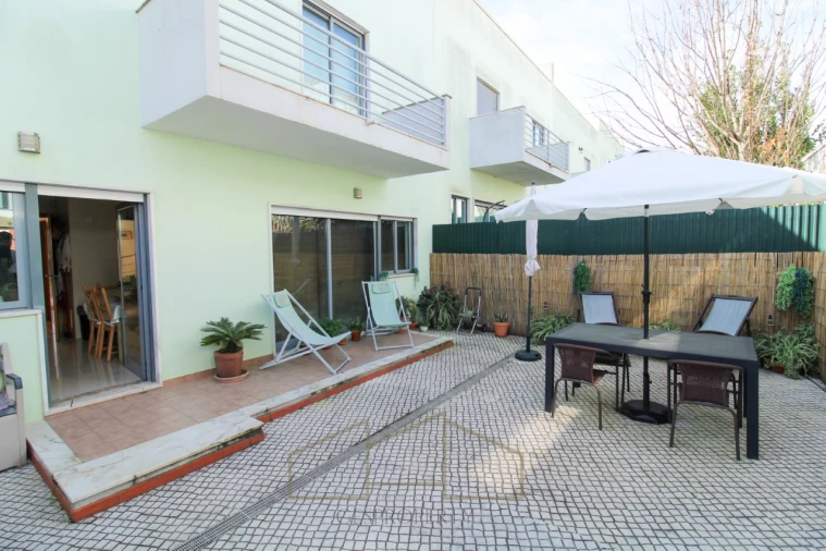 Moradia T3 para Venda em Charneca de Caparica e Sobreda Foto 16