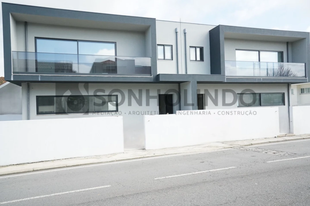 Moradia T3 para Venda em Cidade da Maia Foto 2