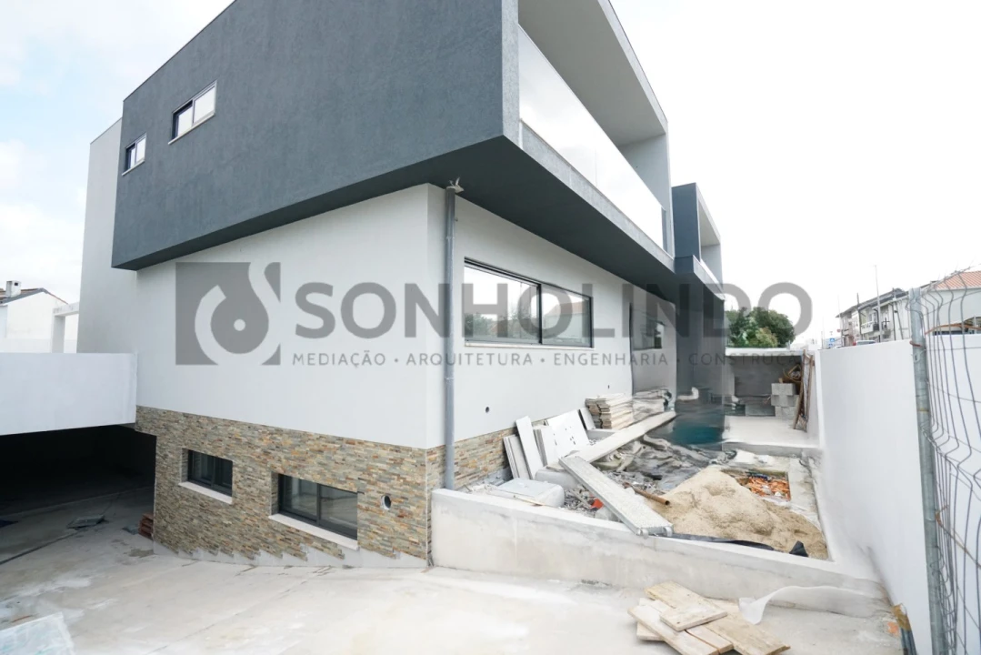 Moradia T3 para Venda em Cidade da Maia Foto 3