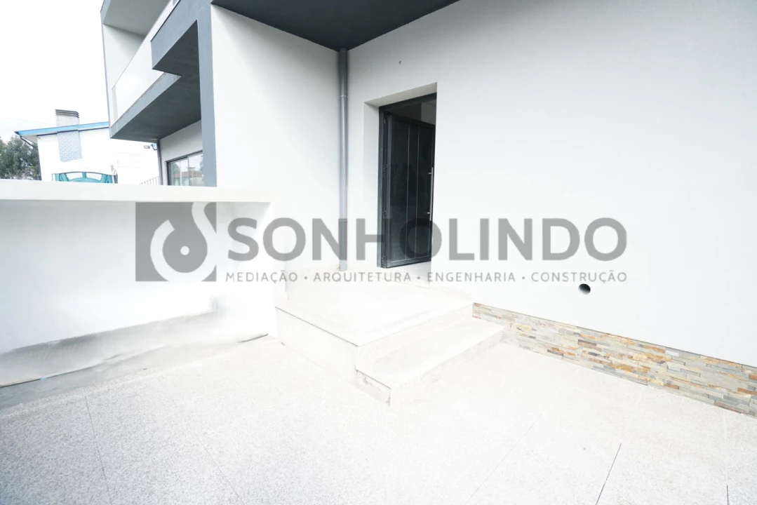 Moradia T3 para Venda em Cidade da Maia Foto 8