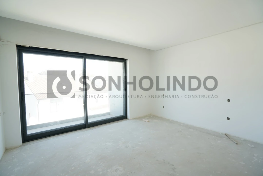 Moradia T3 para Venda em Cidade da Maia Foto 13