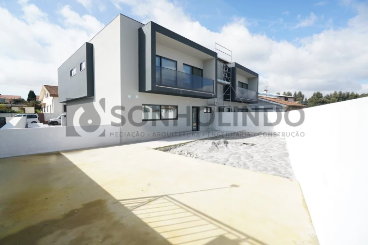 Moradia T3 para Venda em Cidade da Maia Foto 1