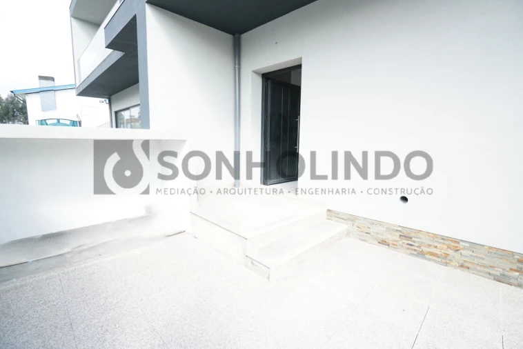 Moradia T3 para Venda em Cidade da Maia Foto 8