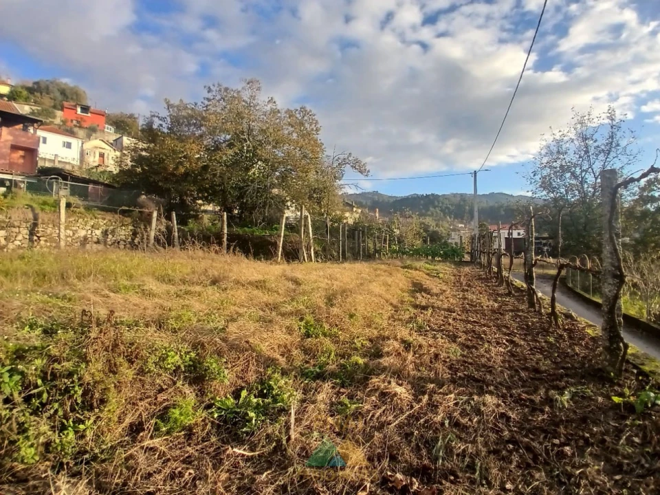 Terreno para Venda em Ponte da Barca, V.N. Muía, Paço Vedro Magalhães Foto 1
