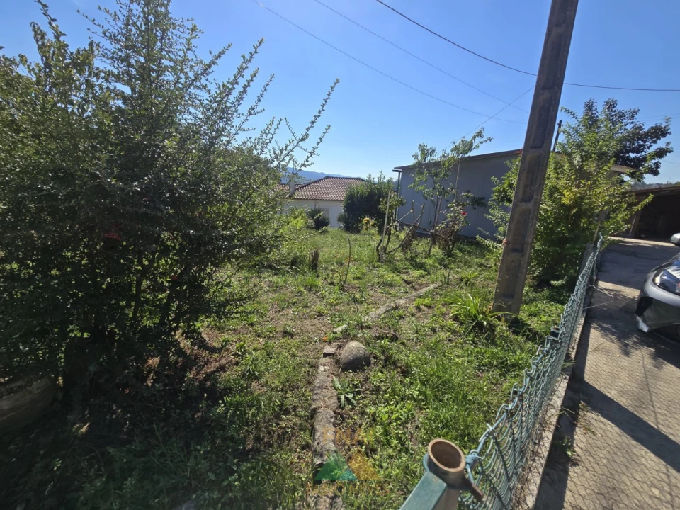 Terreno para Venda em Guilhadeses e Santar Foto 5