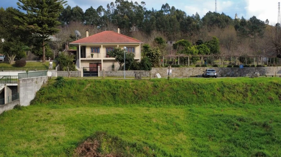 Terreno para Venda em Souto e Tabaçô