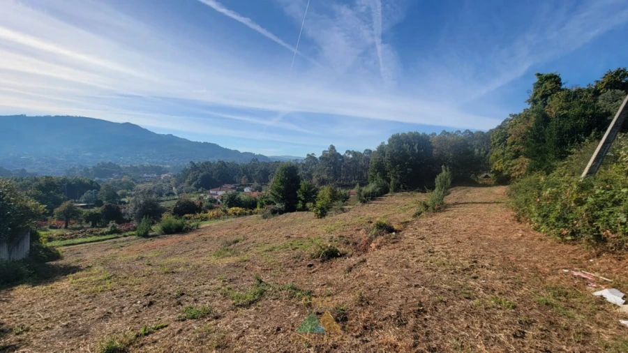 Terreno para Venda em Refoios do Lima Foto 3