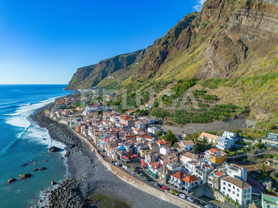 Terreno para Venda em Paul do Mar Foto 32