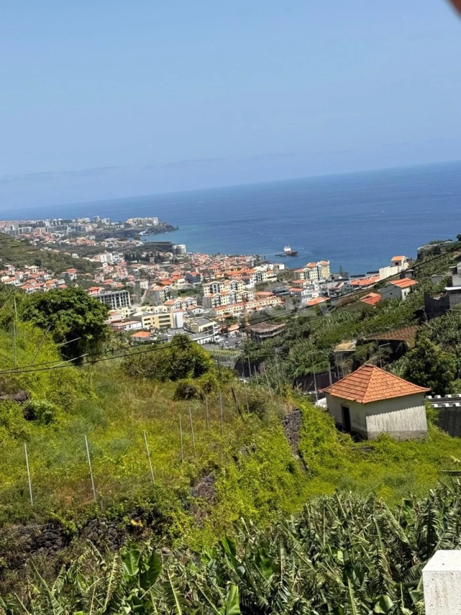 Terreno para Venda em Camara de Lobos Foto 55