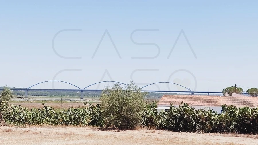 Terreno para Venda em Santa Maria do Castelo e Santiago e Santa Susana