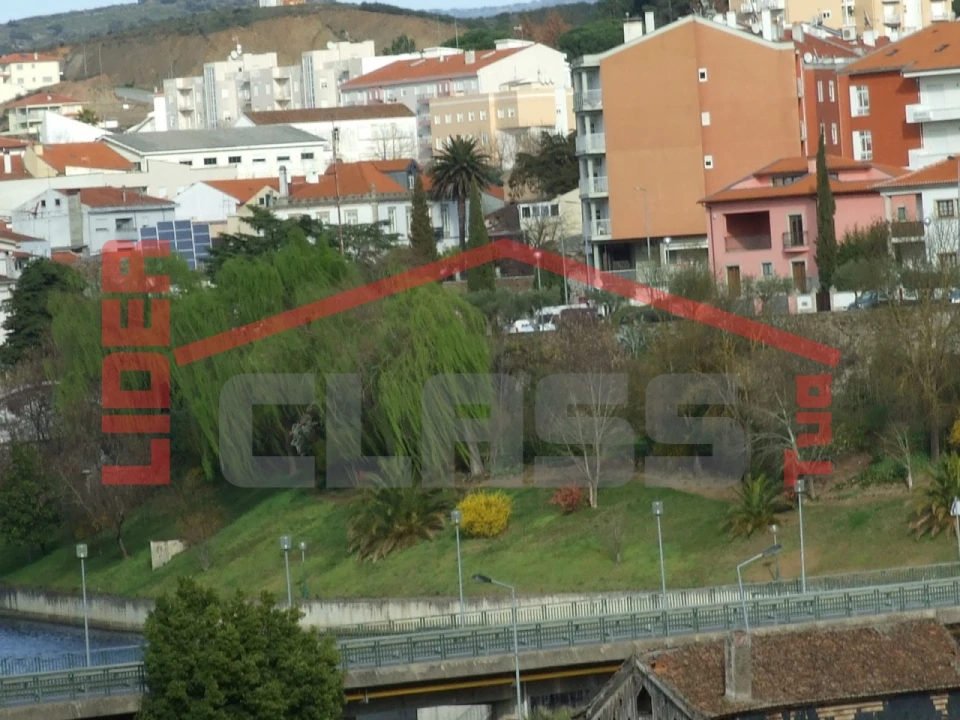 Terreno para Venda em Mirandela Foto 9