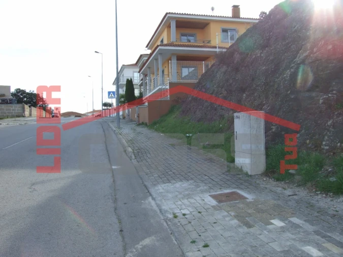 Terreno para Venda em Mirandela Foto 7