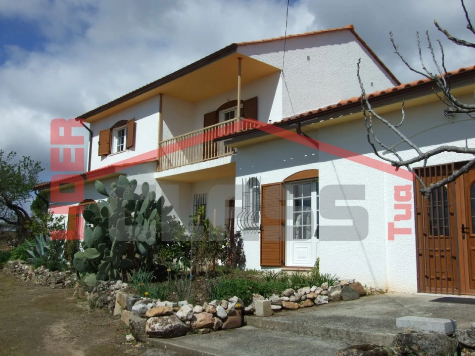 Moradia T4 para Venda em Bouça Foto 2