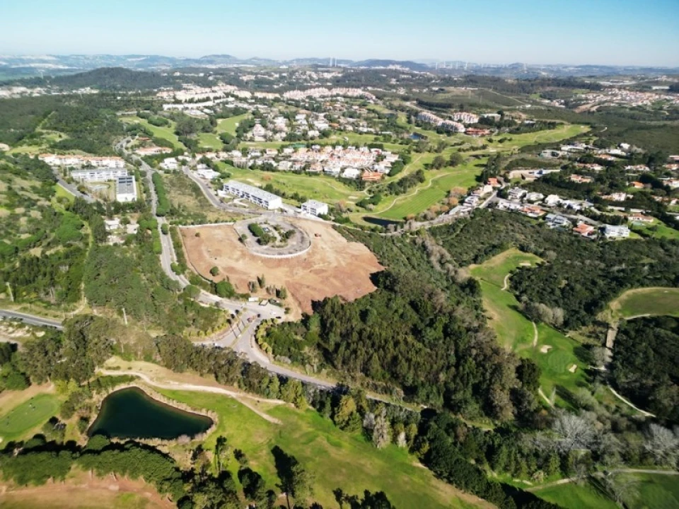 Terreno para Venda em Queluz e Belas Foto 1