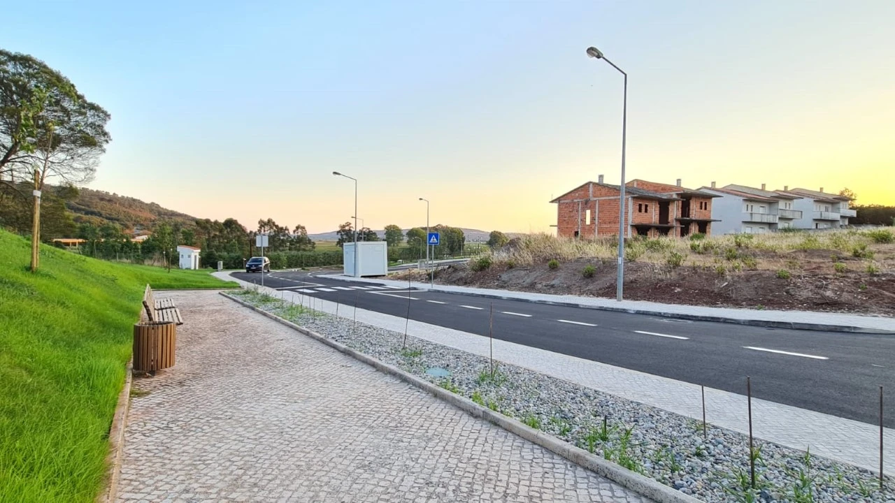 Terreno para Venda em Valado dos Frades Foto 2