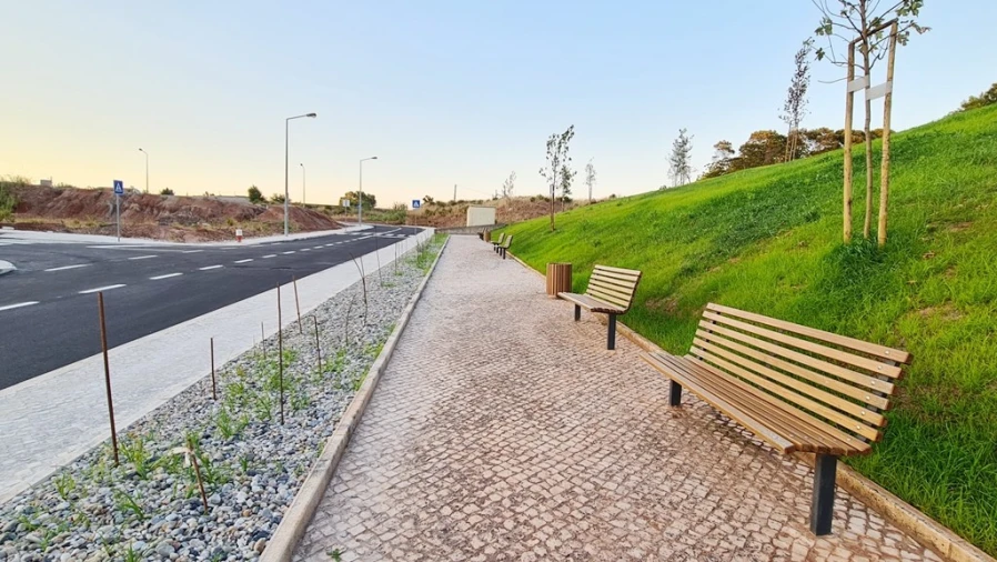 Terreno para Venda em Valado dos Frades Foto 3