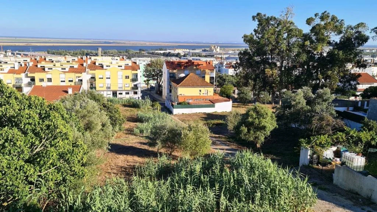 Terreno para Venda em Alverca do Ribatejo e Sobralinho Foto 6