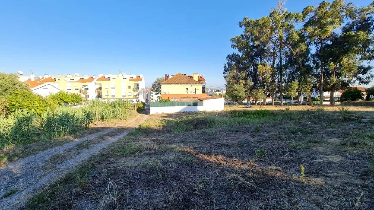 Terreno para Venda em Alverca do Ribatejo e Sobralinho Foto 7