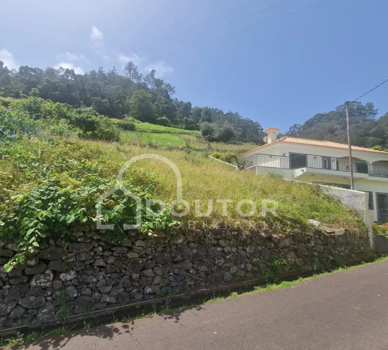 Terreno para Venda em Porto da Cruz Foto 1