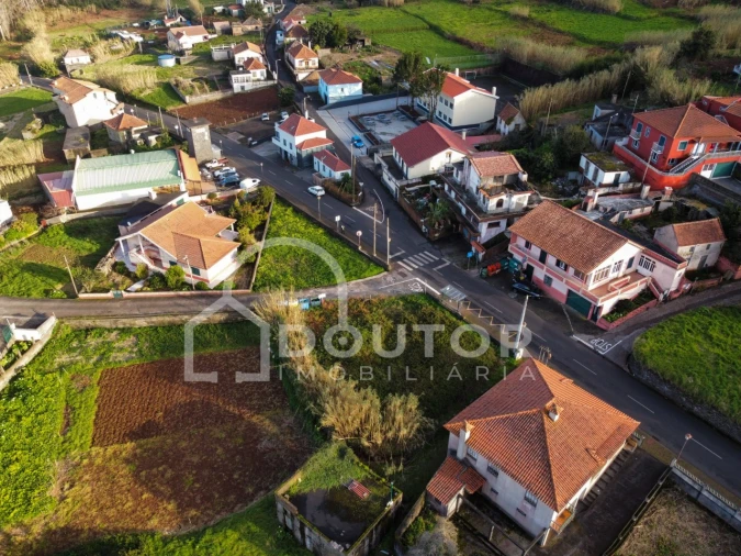 Terreno para Venda em Porto Moniz Foto 7