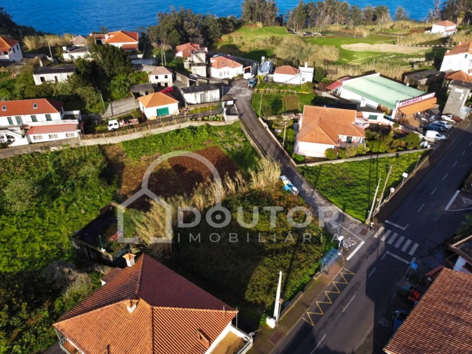 Terreno para Venda em Porto Moniz Foto 14